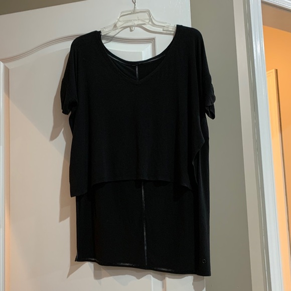 Black Lululemon top - Picture 3 of 5